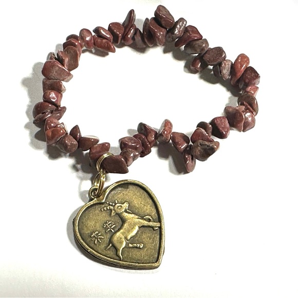 Chinese Goat Sign Charm Stretch Bracelet Natural Reddish Brown Stone Chips - Picture 2 of 4